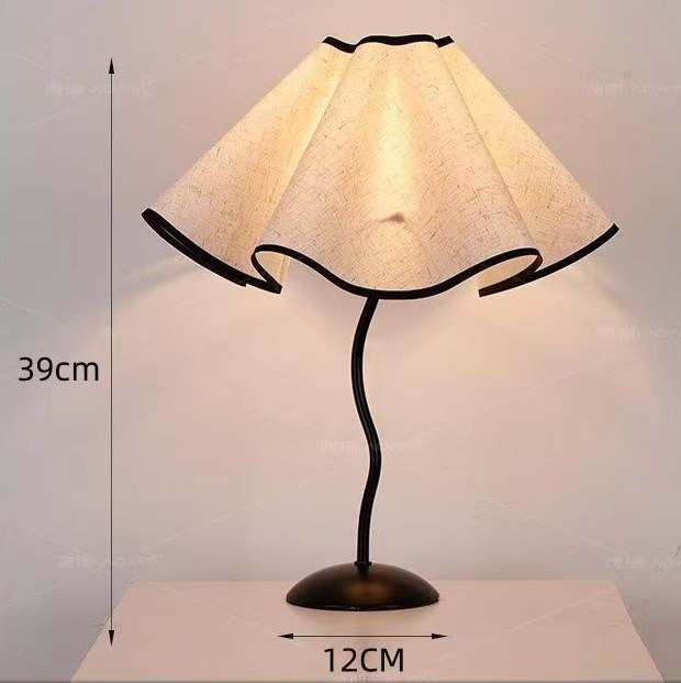Nordic Ins Retro Petal Table Lamp For Bedroom - Your Cozy Ambiance Maker