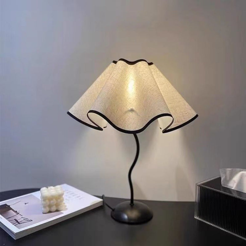 Nordic Ins Retro Petal Table Lamp For Bedroom - Your Cozy Ambiance Maker