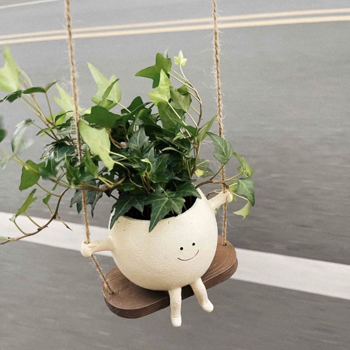 Japanese Zen Hanging Planter - Cheerful Smile Resin Swing for Succulent Displays & Small Spaces