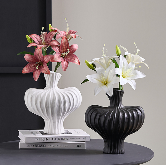 Nordic Retro Ceramic Vase | Modern Minimalist Home Decor | Handcrafted Glazed Vase for Flowers, Dried Arrangements