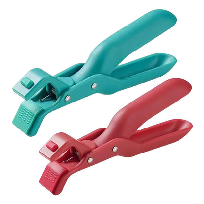 Multi-Function Anti-Scald Hot Plate Gripper Tongs – Non-Slip Bowl & Dish Clips for Microwave, Oven & Kitchen Cooking (Red + Green)